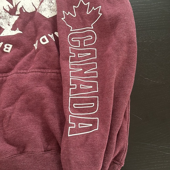 Banff, Canada sweater women’s size small dark red/ Burgundy. - Picture 3 of 4